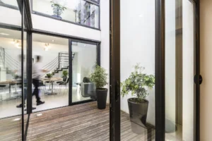 Création d'une habitation moderne type loft – réalisation Castors Basques au Pays Basque
