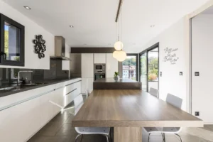 Création d'une habitation moderne type loft – réalisation Castors Basques au Pays Basque