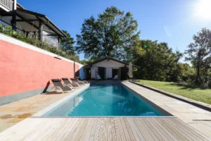Transformation et agrandissement d'un garage en maison d'habitation – réalisation Castors Basques au Pays Basque