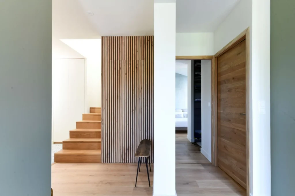 Complète transformation d'une maison, avec agrandissement et surélévation – réalisation Castors Basques au Pays Basque
