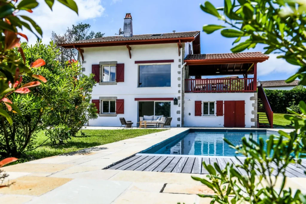 Rénovation complète et extension d'une maison – réalisation Castors Basques au Pays Basque