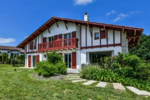 Rénovation complète et extension d'une maison – réalisation Castors Basques au Pays Basque