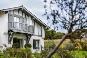 Maison de charme néo-basque – réalisation Castors Basques au Pays Basque