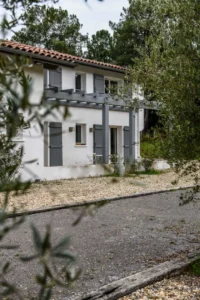 Maison de charme néo-basque – réalisation Castors Basques au Pays Basque