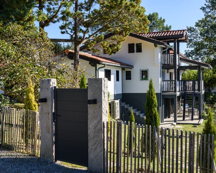 Agrandissement et rénovation de maison au Pays Basque – Castors Basques